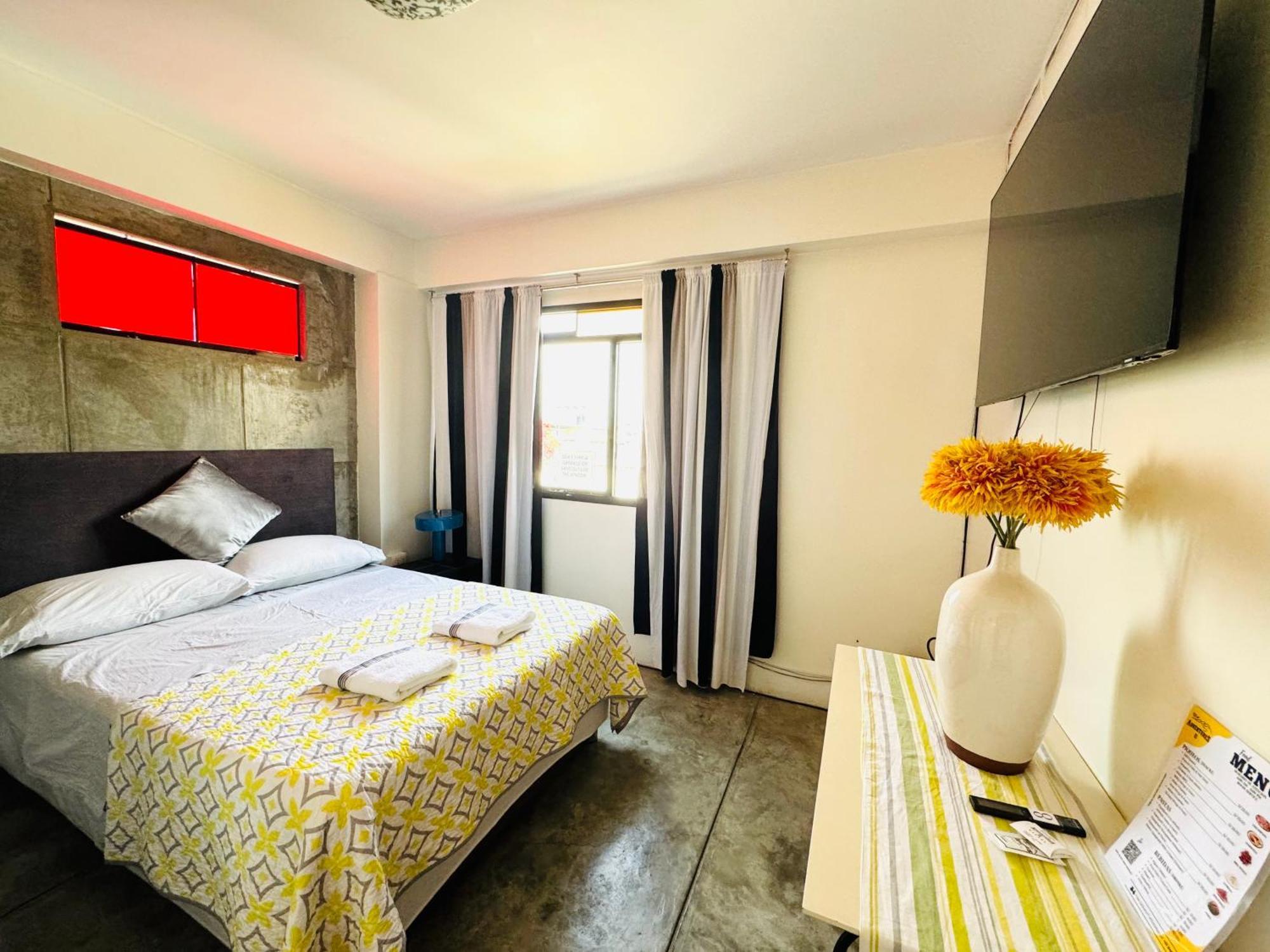 Ica Adventures II Hostel Ngoại thất bức ảnh