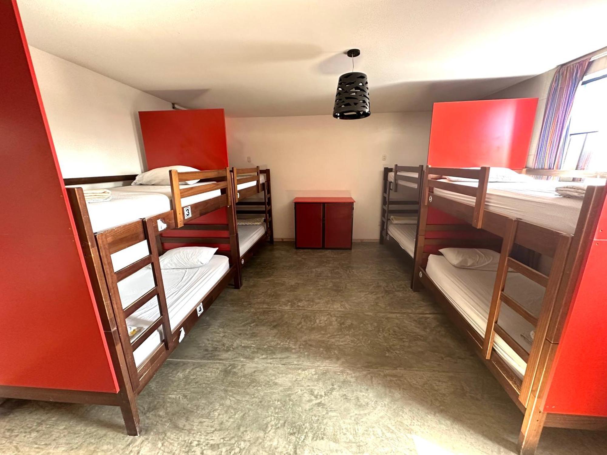 Ica Adventures II Hostel Ngoại thất bức ảnh
