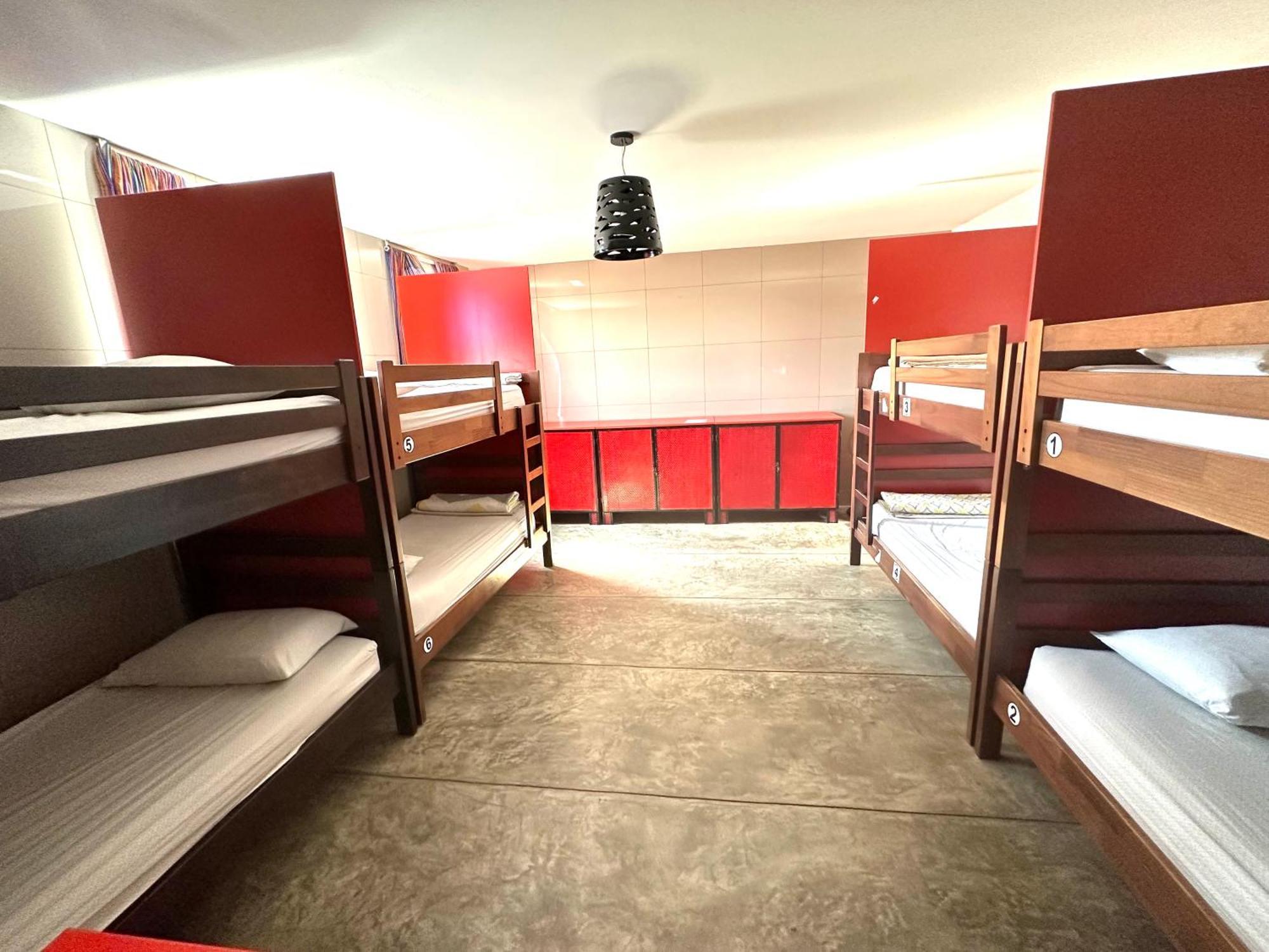 Ica Adventures II Hostel Ngoại thất bức ảnh