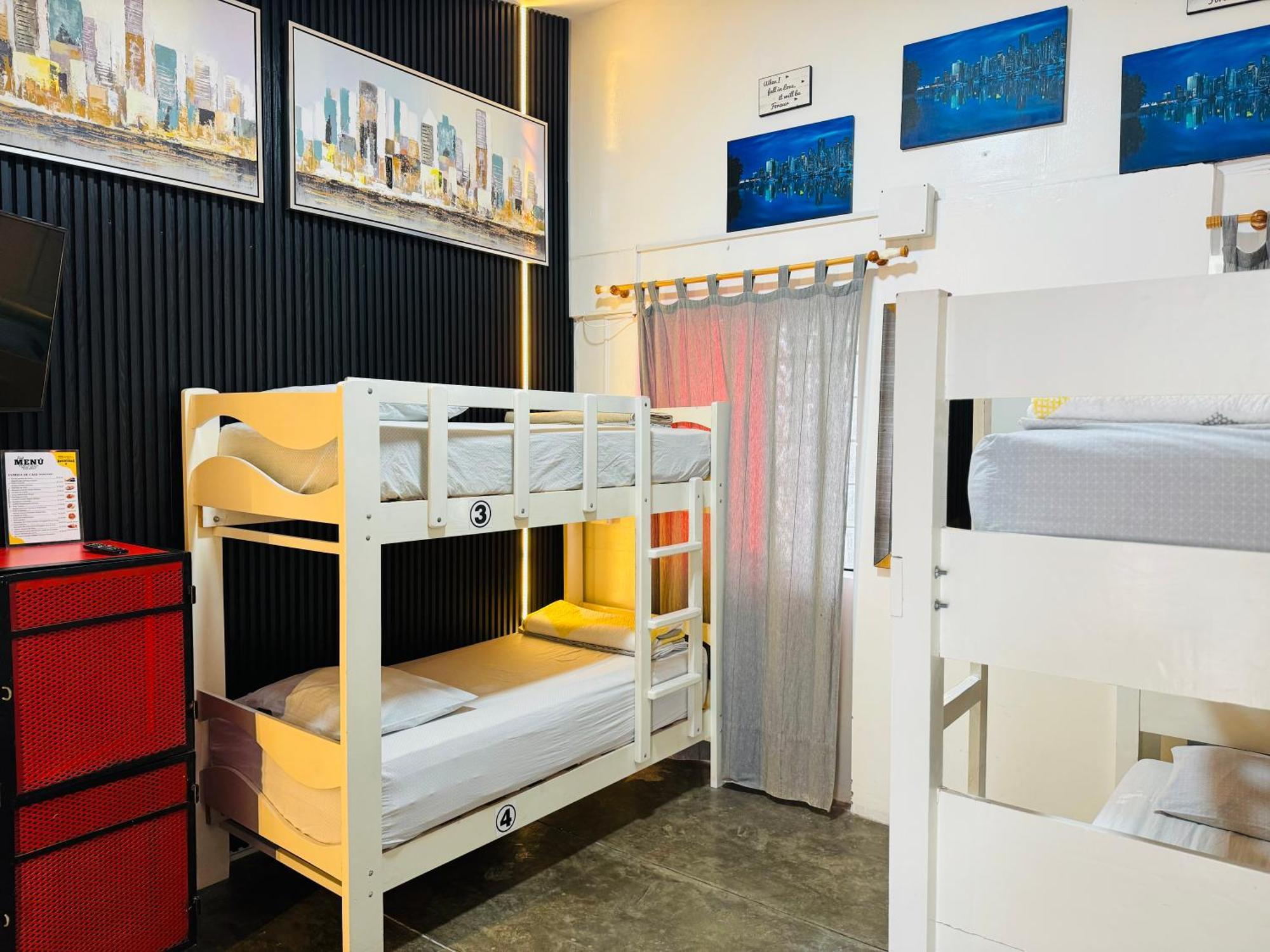 Ica Adventures II Hostel Ngoại thất bức ảnh