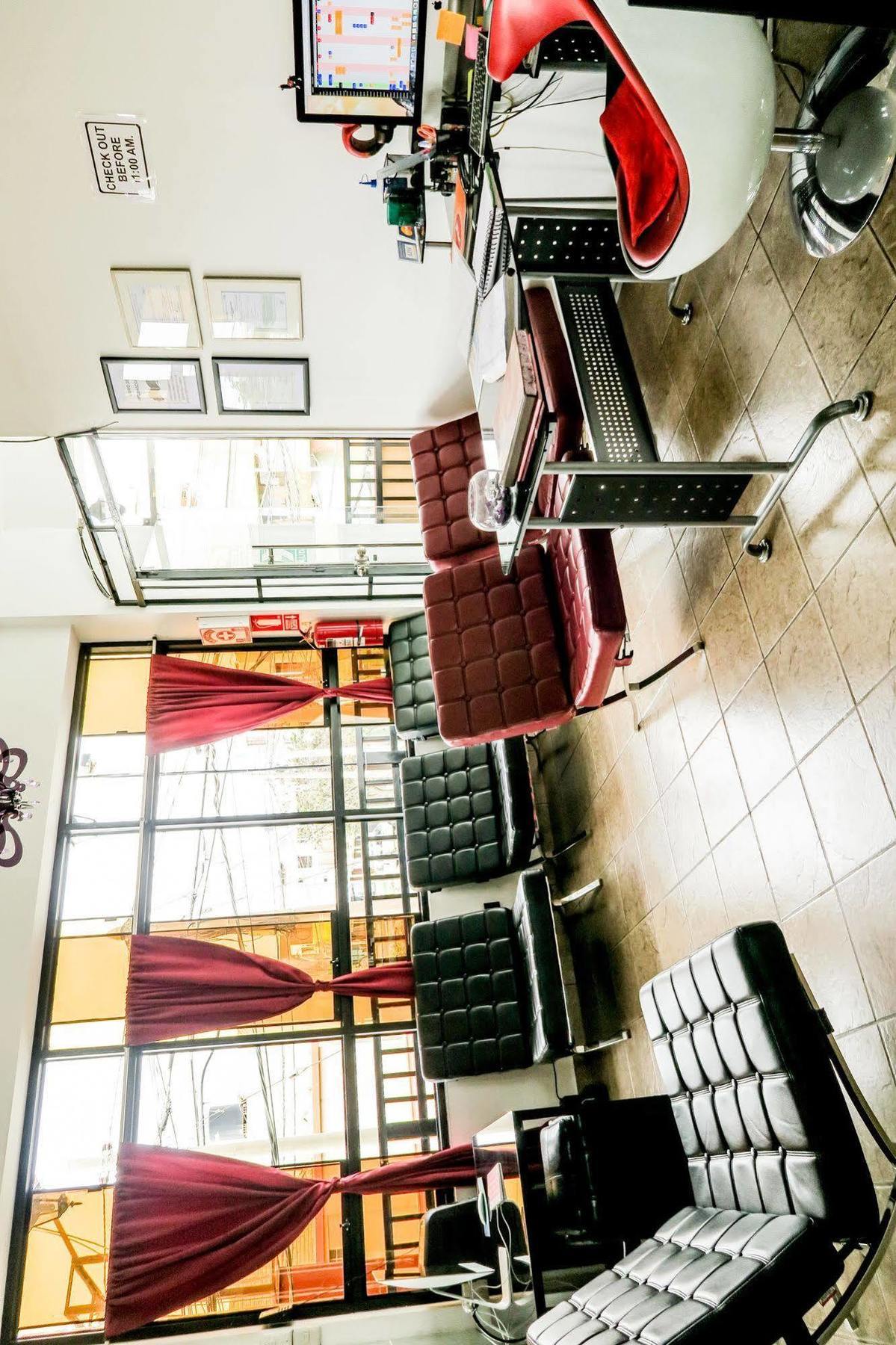Ica Adventures II Hostel Ngoại thất bức ảnh