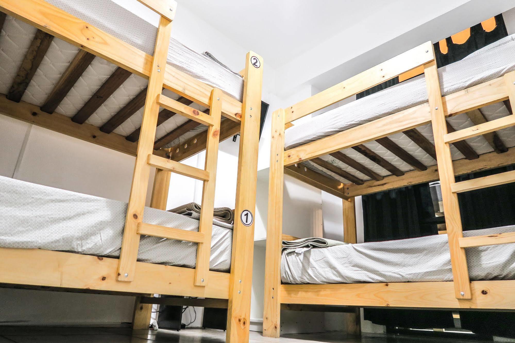 Ica Adventures II Hostel Ngoại thất bức ảnh