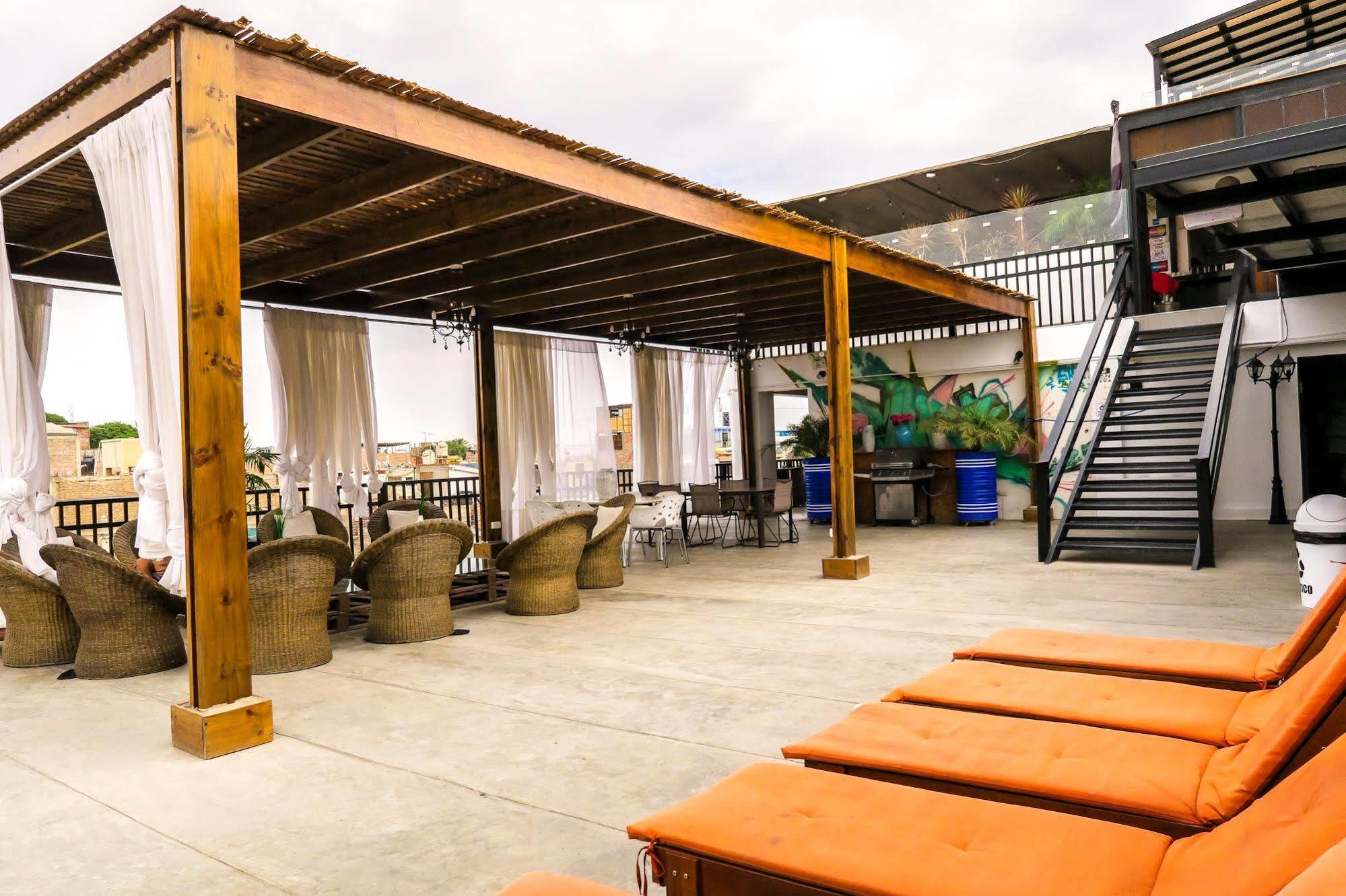 Ica Adventures II Hostel Ngoại thất bức ảnh