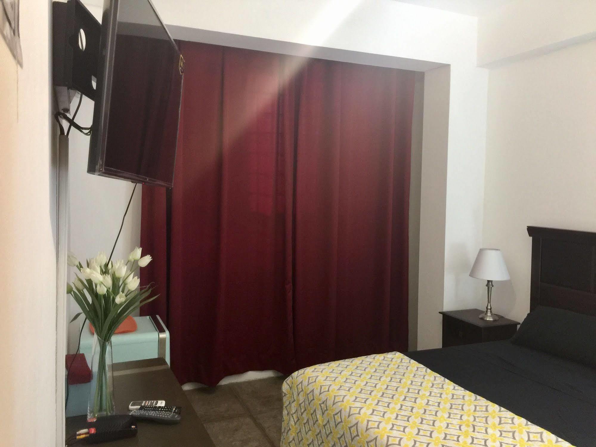 Ica Adventures II Hostel Ngoại thất bức ảnh